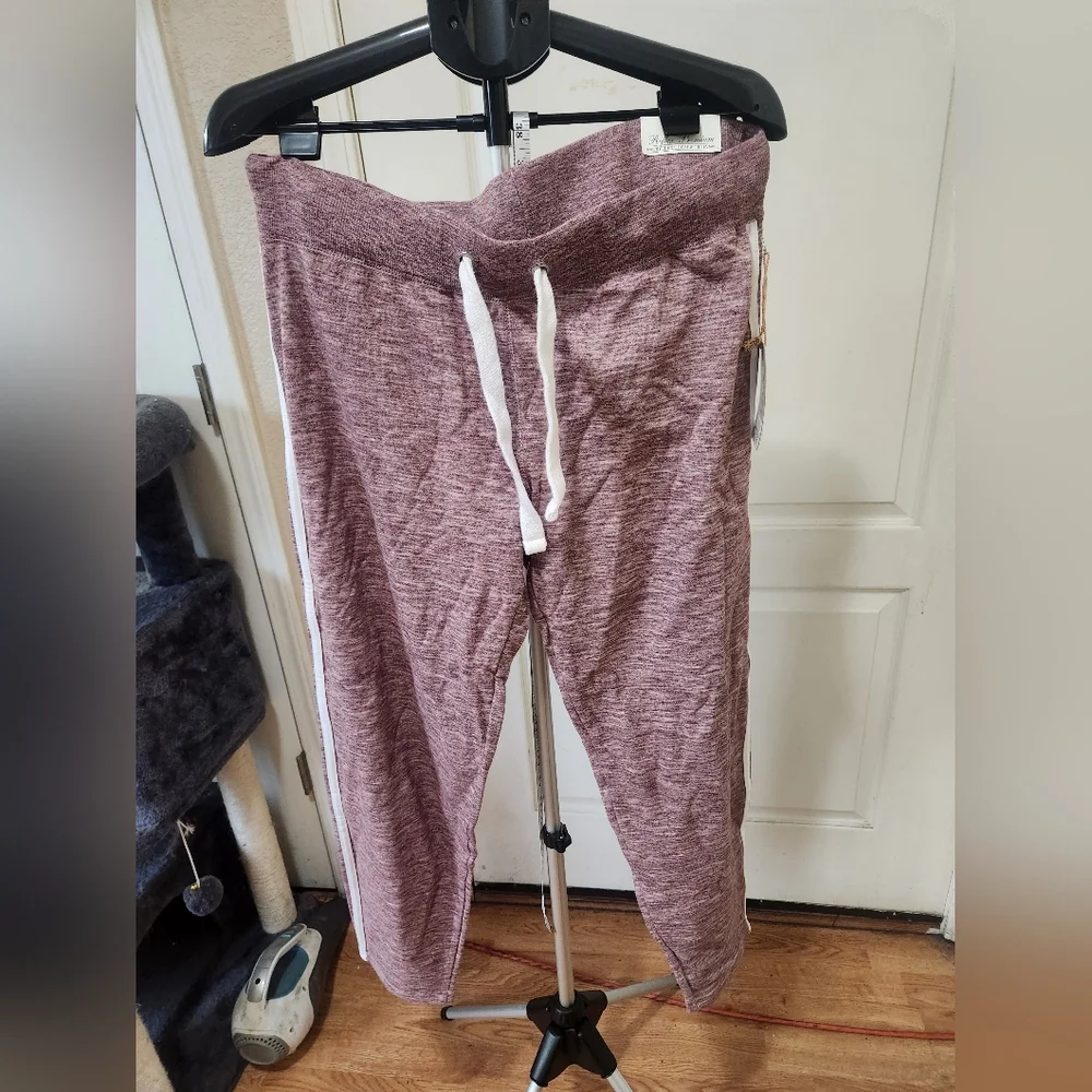 Women's Maroon Jogger Pants Size 2xl With The Tags